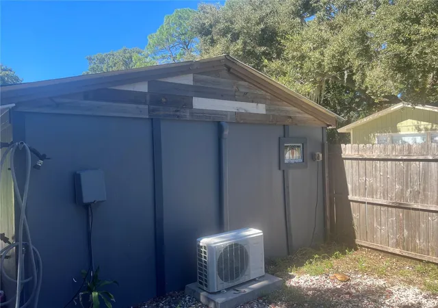 Photo 4 of Single family home for sale at 520 George St S, Tarpon Springs, FL 34688 | MLS# TB8556680 | Listing updated on 2026-10-26