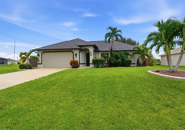 Single family home for sale at 304 NE 20th Terrace, CAPE CORAL, FL 33909 | MLS# C7531816