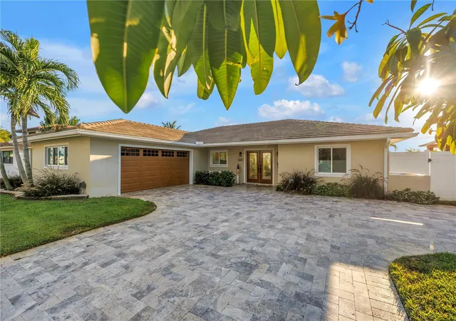 Photo 3 of Single family home for sale at 7982 11th Avenue S, Saint Petersburg, FL 33707 | MLS# TB8556684 | Listing updated on 2026-10-17