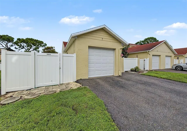Photo 2 of Single family home for sale at 2771 Summerdale Dr #7, Clearwater, FL 33761 | MLS# TB8556687 | Listing updated on 2026-10-10