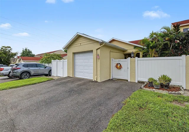Photo 3 of House for sale at 2771 Summerdale Dr #7, Clearwater, FL 33761 | MLS# TB8556687 | Listing updated on 2026-10-10