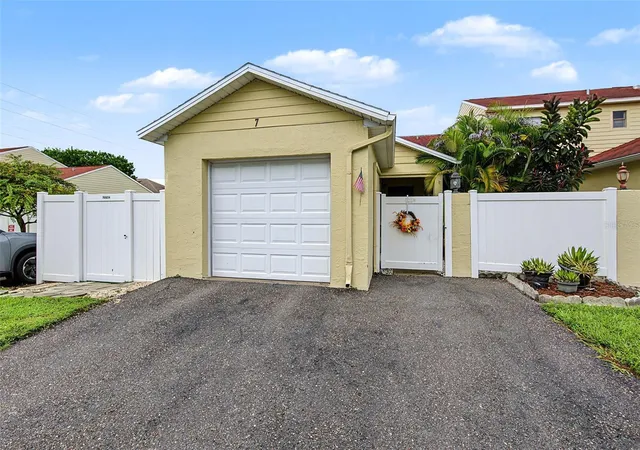 Photo 4 of House for sale at 2771 Summerdale Dr #7, Clearwater, FL 33761 | MLS# TB8556687 | Listing updated on 2026-10-10