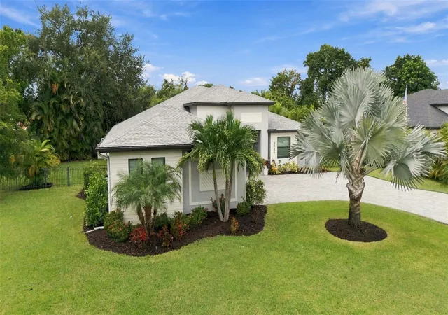 Photo 2 of Single family home for sale at 3946 Country View Dr, Sarasota, FL 34233 | MLS# A4709086 | Listing updated on 2026-10-10