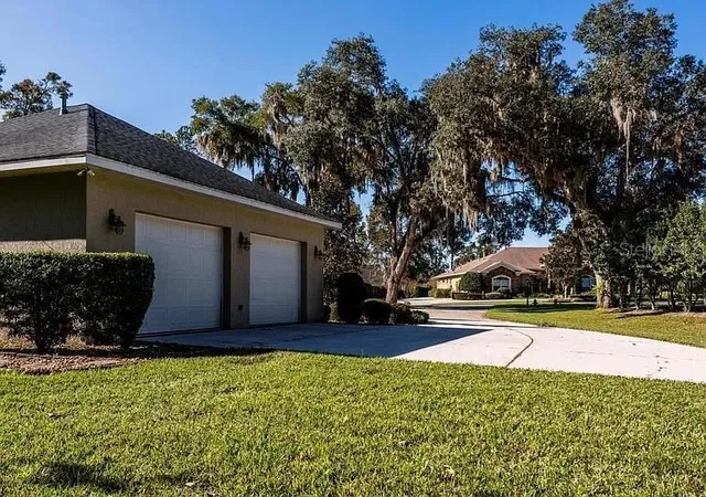 Photo 4 of Single family home for sale at 2231 SE 25th Street, Ocala, FL 34471 | MLS# OM733771 | Listing updated on 2026-10-10