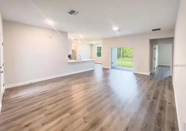 Photo 2 of Single family home for sale at 1580 East Pkwy, Deland, FL 32724 | MLS# S5159234 | Listing updated on 2026-10-10