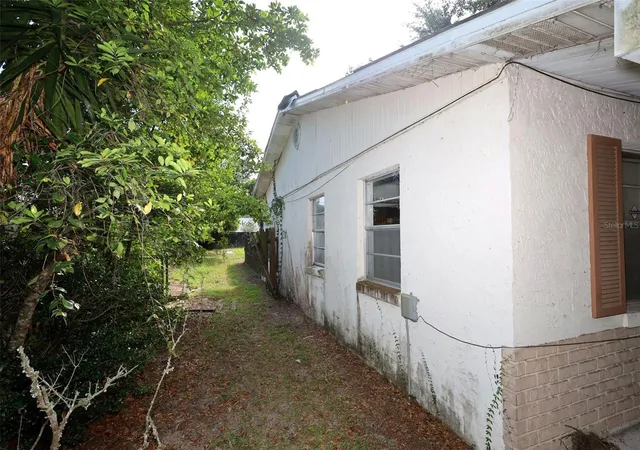 Photo 3 of Multi family home for sale at 121 Prosper Dr, Apopka, FL 32703 | MLS# O6448768 | Listing updated on 2026-10-10