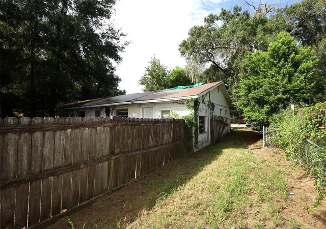 Photo 4 of Multi family home for sale at 121 Prosper Dr, Apopka, FL 32703 | MLS# O6448768 | Listing updated on 2026-10-10