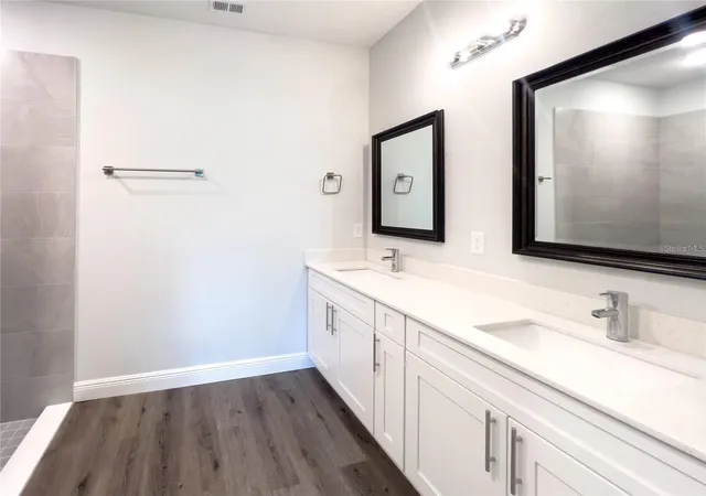 Photo 4 of Single family home for sale at 1045 9th Avenue, Deland, FL 32724 | MLS# S5159237 | Listing updated on 2026-10-10