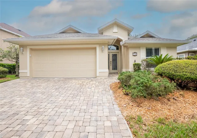 Photo 3 of Single family home for sale at 74 Southlake Dr, Palm Coast, FL 32137 | MLS# FC322026 | Listing updated on 2026-10-12