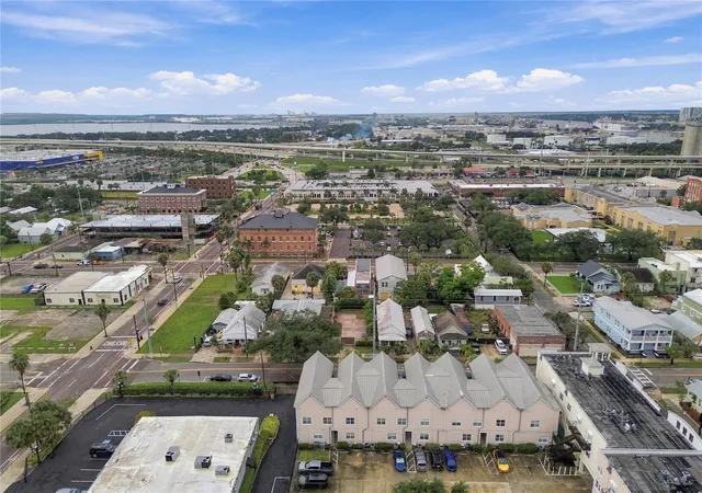 Photo 4 of Condo for sale at 2002 E 5th Avenue #114, Tampa, FL 33605 | MLS# TB8556700 | Listing updated on 2026-10-10