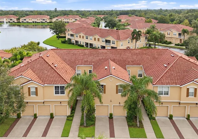 Photo 1 of Townhouse for sale at 3750 Parkridge Cir #24-103, Sarasota, FL 34243 | MLS# R4912138 | Listing updated on 2026-10-09