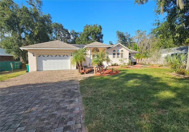 Photo 1 of Single family home for sale at 25 E Chesley Ave, Eustis, FL 32726 | MLS# G5118890 | Listing updated on 2026-10-10