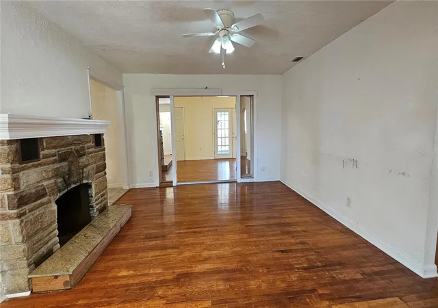 Photo 3 of Single family home for sale at 25 E Chesley Ave, Eustis, FL 32726 | MLS# G5118890 | Listing updated on 2026-10-10