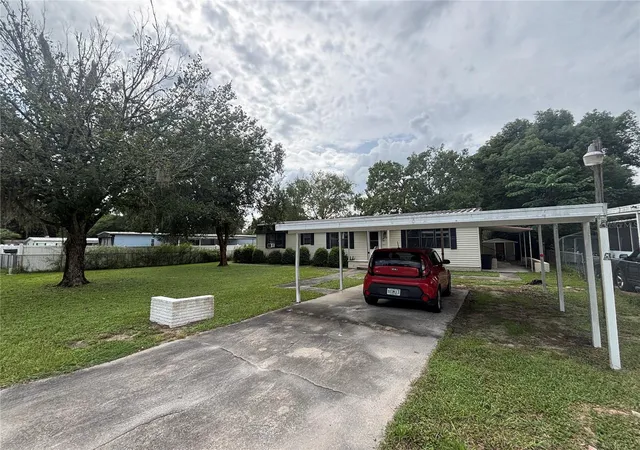 Photo 4 of Manufactured home for sale at 3728 NE 59th Avenue, Silver Springs, FL 34488 | MLS# OM733772 | Listing updated on 2026-10-10