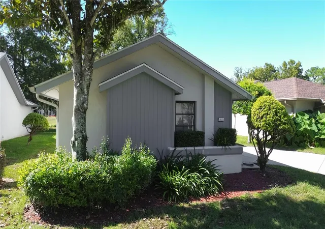 Photo 3 of Single family home for sale at 52 S Masters Dr, Homosassa, FL 34446 | MLS# TB8556708 | Listing updated on 2026-10-13