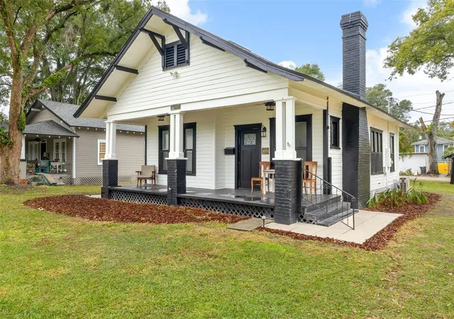 Photo 2 of Single family home for sale at 911 S Missouri Ave, Lakeland, FL 33803 | MLS# TB8556709 | Listing updated on 2026-10-10