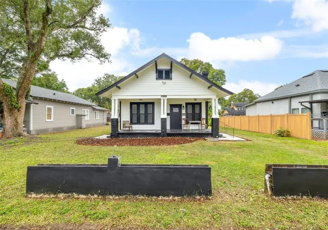 Photo 3 of Single family home for sale at 911 S Missouri Ave, Lakeland, FL 33803 | MLS# TB8556709 | Listing updated on 2026-10-10