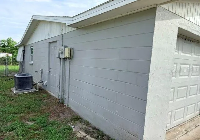 Photo 1 of Single family home for sale at 7323 Oak Crst Dr, Port Richey, FL 34668 | MLS# W7890226 | Listing updated on 2026-10-10