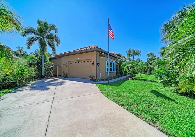 Photo 3 of Single family home for sale at 28 Par View Rd, Rotonda West, FL 33947 | MLS# A4709099 | Listing updated on 2026-10-20