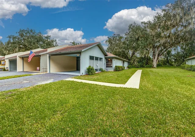 Photo 1 of Condo for sale at 6616 Sweetbriar Ln, Lakeland, FL 33813 | MLS# L4965678 | Listing updated on 2026-10-10