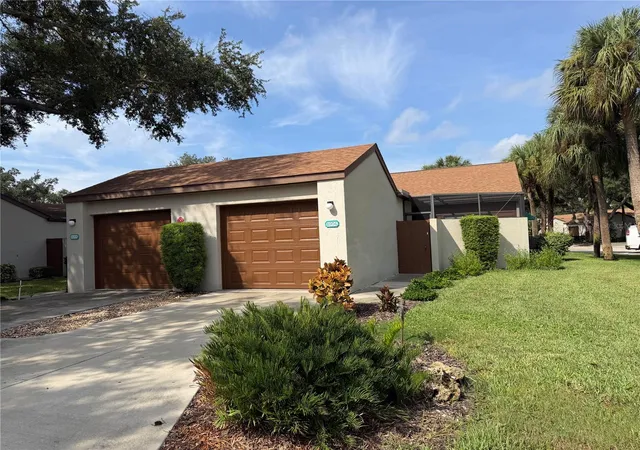 Photo 1 of Single family home for sale at 2904 Oak Ln, Bradenton, FL 34209 | MLS# A4709102 | Listing updated on 2026-10-11
