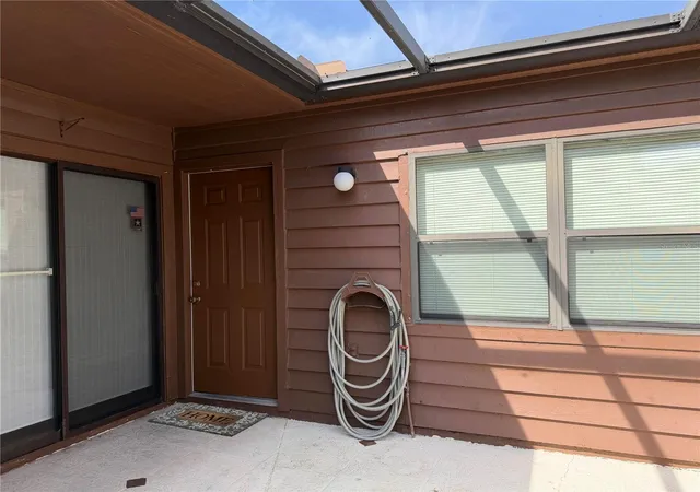 Photo 3 of Single family home for sale at 2904 Oak Ln, Bradenton, FL 34209 | MLS# A4709102 | Listing updated on 2026-10-11