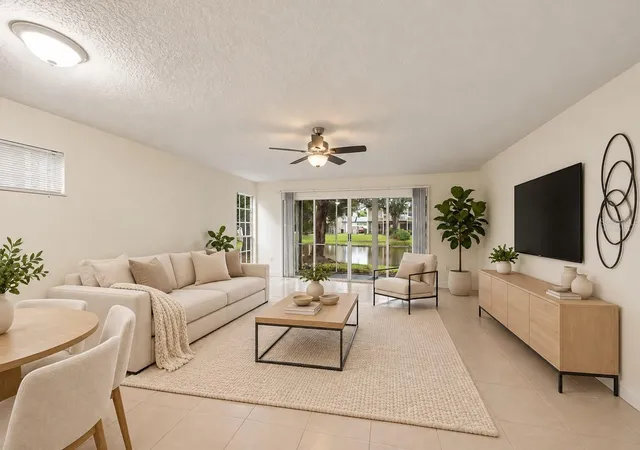 Listing Photo 5 - Condo for sale in building located at 6915 Lakeview Ct, TAMPA, FL 33634