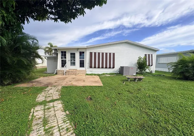 Photo 3 of Manufactured home for sale at 3062 Artesian Ln, North Fort Myers, FL 33917 | MLS# A4709105 | Listing updated on 2026-10-10