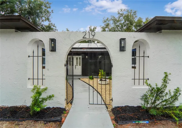 Photo 4 of Single family home for sale at 219 Sheridan Ave, Longwood, FL 32750 | MLS# O6448796 | Listing updated on 2026-10-10