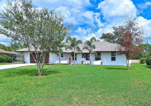 Photo 1 of Single family home for sale at 102 Windward Dr, Osprey, FL 34229 | MLS# TB8556740 | Listing updated on 2026-10-10