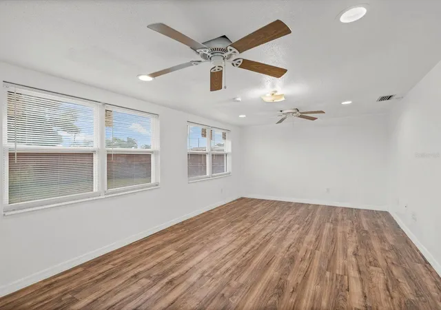 Photo 2 of Single family home for sale at 4004 Scarlet Maple Dr, Holiday, FL 34691 | MLS# TB8556741 | Listing updated on 2026-10-10