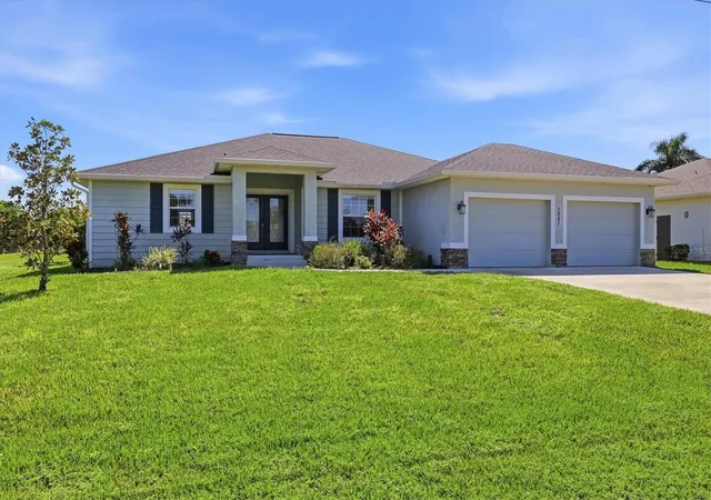 Photo 3 of Single family home for sale at 1087 Rotonda Cir, Rotonda West, FL 33947 | MLS# D6149117 | Listing updated on 2026-10-21