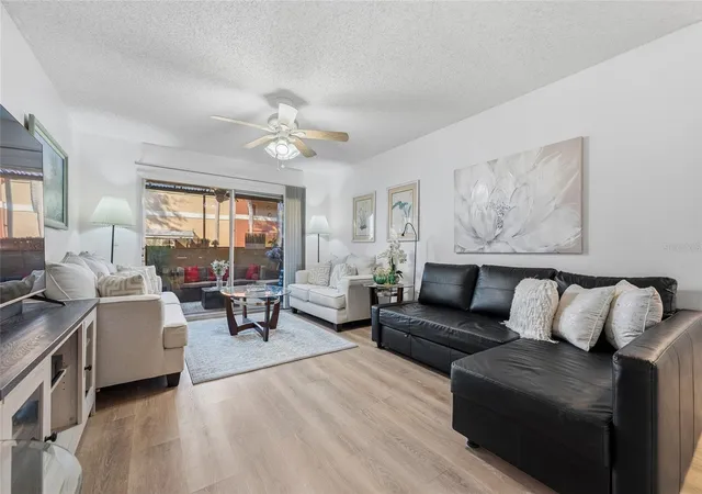 Listing Photo 5 - Condo for sale in building located at 652 Kenwick Cir, Casselberry, FL 32707 - Unit #105