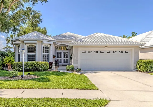 Single family home for sale at 1102 Southlake Ct, VENICE, FL 34285 | MLS# N6146141
