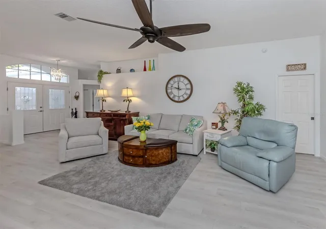 Photo 3 of Single family home for sale at 1102 Southlake Ct, Venice, FL 34285 | MLS# N6146141 | Listing updated on 2026-10-22