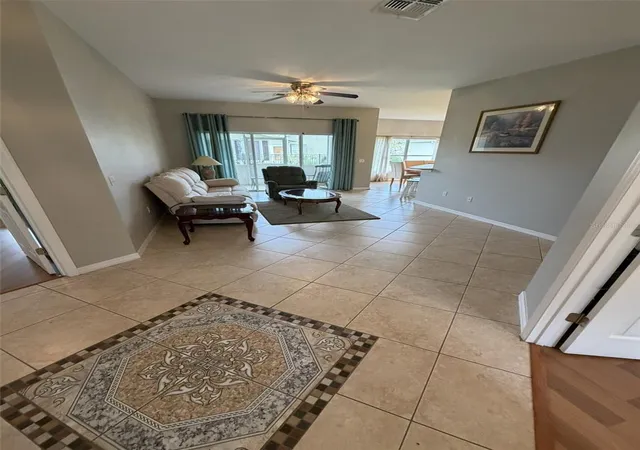 Photo 2 of Single family home for sale at 356 Lake Cassidy Dr, Kissimmee, FL 34759 | MLS# S5159251 | Listing updated on 2026-10-10