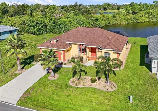 Photo 1 of Single family home for sale at 1078 Rotonda Cir, Rotonda West, FL 33947 | MLS# D6149119 | Listing updated on 2026-10-22