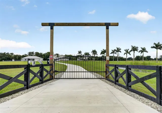 Photo 1 of Single family home for sale at 5420 SW County Rd 769, Arcadia, FL 34269 | MLS# A4709116 | Listing updated on 2026-10-13