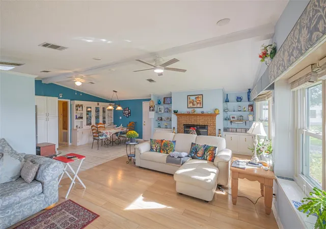 Photo 4 of Manufactured home for sale at 25007 Bellevue, Leesburg, FL 34748 | MLS# G5118896 | Listing updated on 2026-10-11