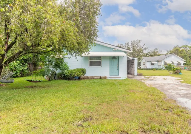 Photo 3 of Single family home for sale at 1865 Pioneer Trl, New Smyrna Beach, FL 32168 | MLS# V4951754 | Listing updated on 2026-10-09