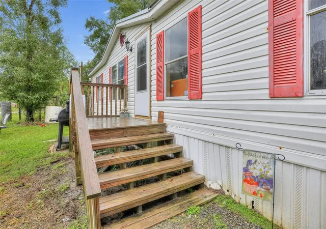 Photo 3 of Manufactured home for sale at 4705 Roberta St, Hastings, FL 32145 | MLS# O6448844 | Listing updated on 2026-10-10