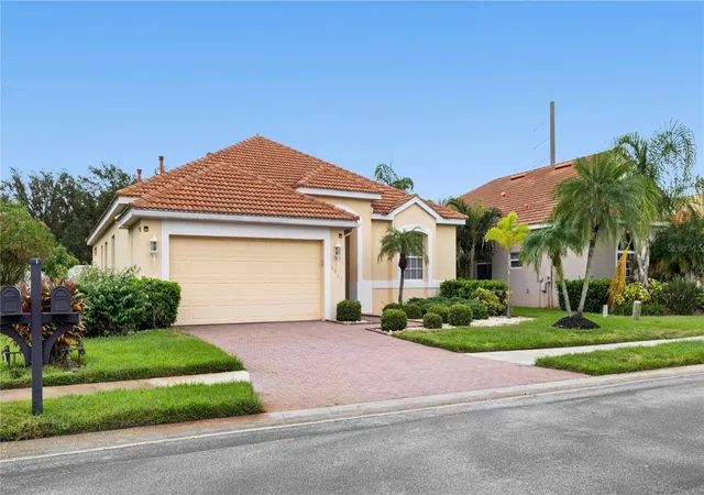 Photo 3 of Single family home for sale at 6841 74th Street Cir E, Bradenton, FL 34203 | MLS# O6448847 | Listing updated on 2026-10-10