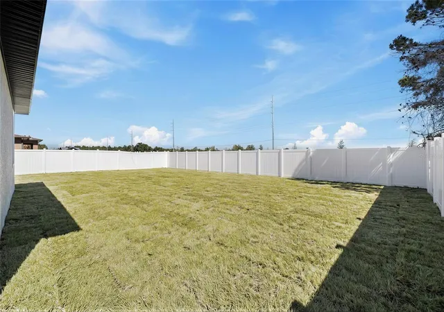 Photo 2 of Single family home for sale at 10 Sweet Pea Cir, Kissimmee, FL 34759 | MLS# O6448849 | Listing updated on 2026-10-13