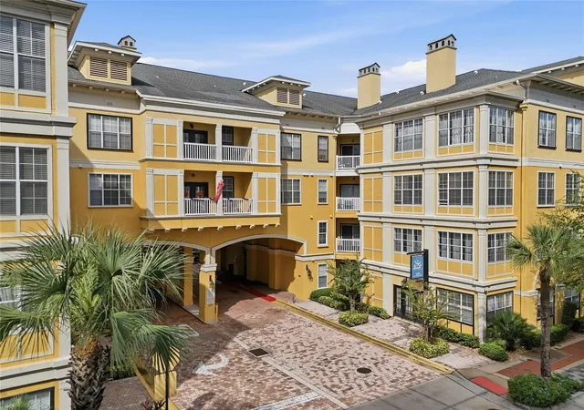 Photo 3 of Condo for sale at 860 N Orange Ave #355, Orlando, FL 32801 | MLS# O6448851 | Listing updated on 2026-10-16