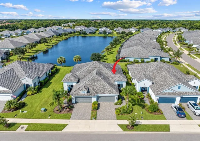 Photo 2 of House for sale at 21609 Lake Placid Way, Venice, FL 34293 | MLS# N6146143 | Listing updated on 2026-10-11