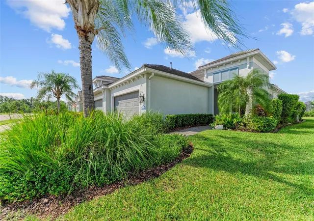 Photo 4 of House for sale at 21609 Lake Placid Way, Venice, FL 34293 | MLS# N6146143 | Listing updated on 2026-10-11