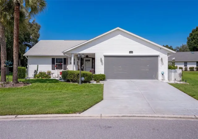 Photo 2 of Single family home for sale at 26162 Newcombe Cir, Leesburg, FL 34748 | MLS# G5118903 | Listing updated on 2026-10-21