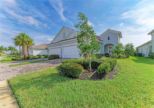 Photo 2 of House for sale at 18098 Franklin Park Ct, Venice, FL 34293 | MLS# N6146144 | Listing updated on 2026-10-11