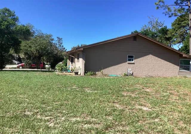 Photo 1 of Single family home for sale at 8445 Dunnellon Rd, Weeki Wachee, FL 34613 | MLS# O6448856 | Listing updated on 2026-10-14