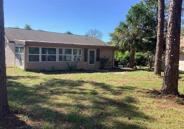 Photo 2 of Single family home for sale at 8445 Dunnellon Rd, Weeki Wachee, FL 34613 | MLS# O6448856 | Listing updated on 2026-10-14